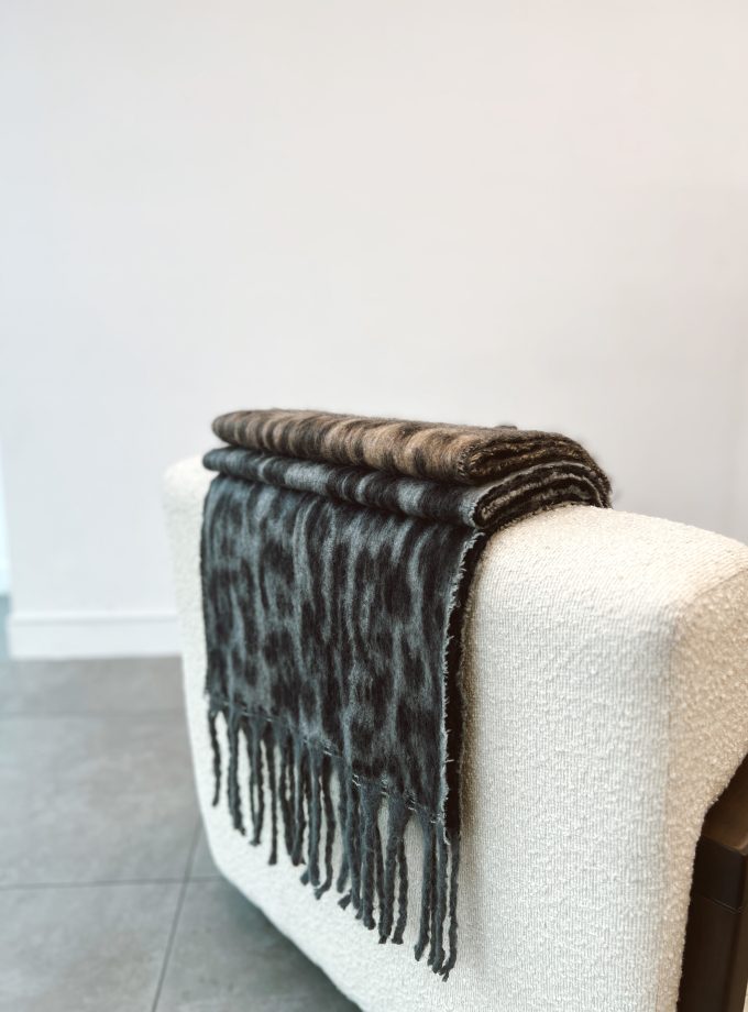 شال پشمی پلنگی